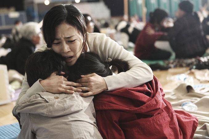 重口的画面人性的拷问,韩影佳作《铁线虫入侵》!不输釜山行!