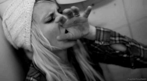 催吐,外挂般的减肥方式?吃的是欲望,吐的是灵魂