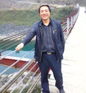 龚坤良：一喝就醉的父子｜散文