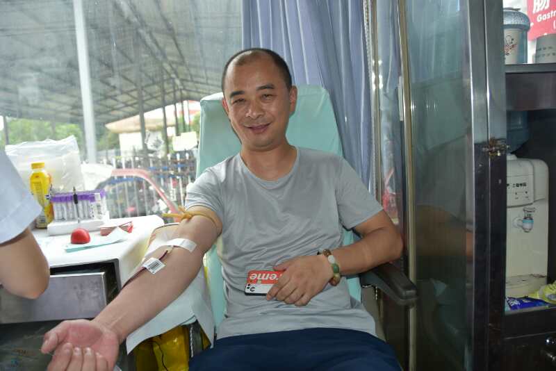 白衣天使无偿献血爱心传递,无偿献血传递爱心有爱就有希望