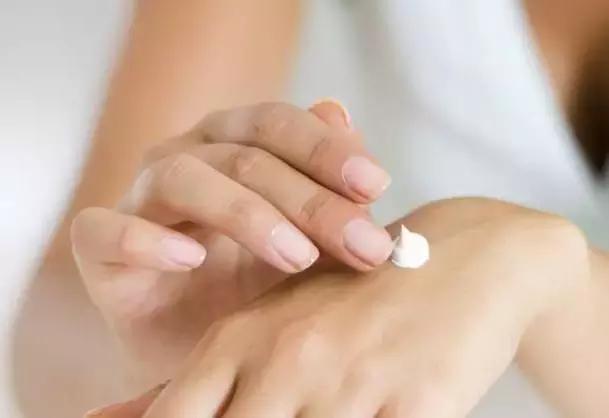 在家身上被开水烫伤后怎么急救,儿童开水烫伤急救处理