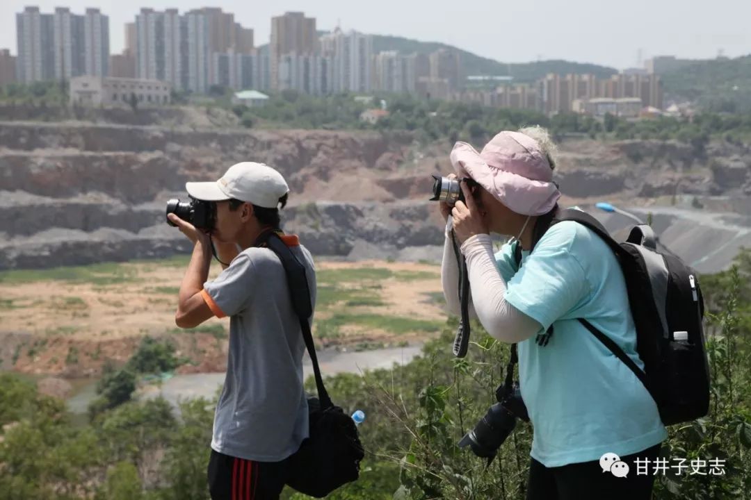 什么情况？八位摄影大咖竟然齐聚甘井子街头……