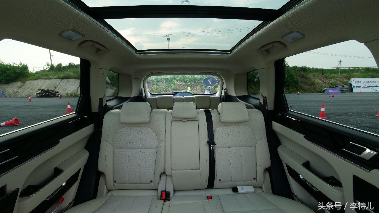 中流击水，浪遏飞舟，长沙试驾众泰T800惊叹：中国品牌豪华不是梦