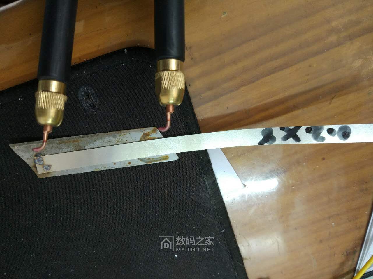 怎样拆微波炉变压器才能改点焊机,报废微波炉改点焊机