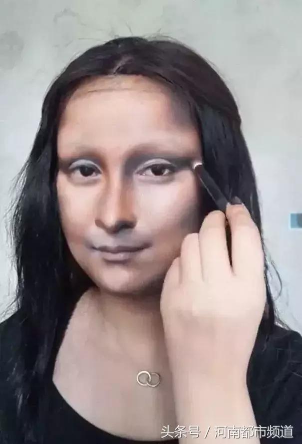 20岁美女卸妆秒变80岁大妈,27岁女孩化妆成大妈