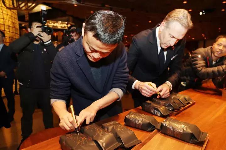 星巴克为什么选择饿了么而不是美团?