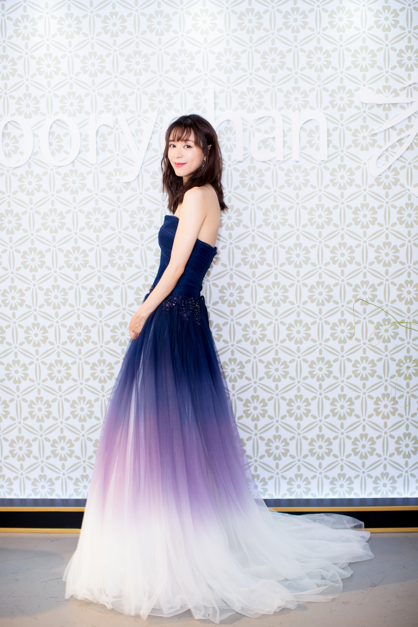 深圳定制婚纱礼服店,深圳婚纱礼服馆