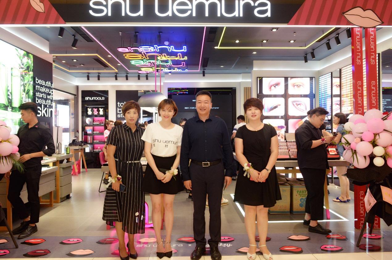 哈西万达植村秀直播,植村秀专柜开业