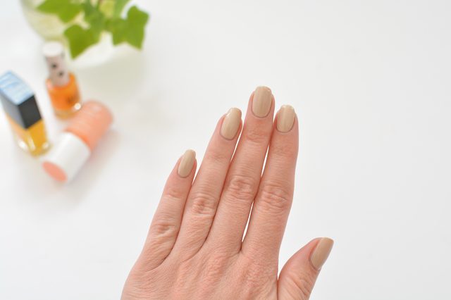 复古玫瑰花美甲图片,复古水彩玫瑰美甲新中式