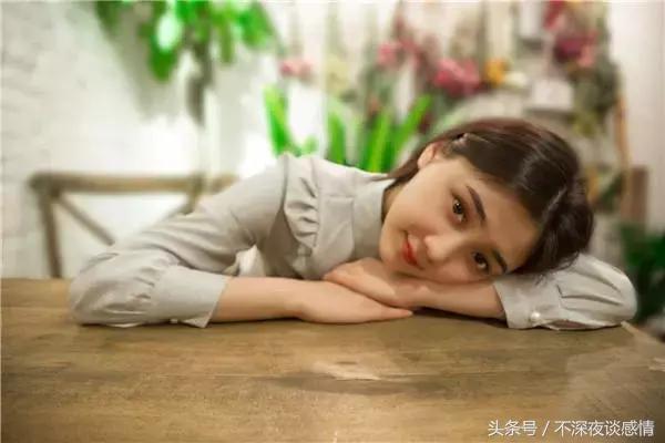 如何跟陌生女生聊天或者搭讪,如何和陌生女生正确的聊天