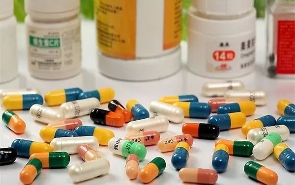 口服胶囊不卡嗓子的一个妙招,胶囊的药怎么不卡嗓子