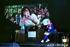 朱正廷蔡徐坤超甜对视害羞,朱正廷蔡徐坤高甜瞬间