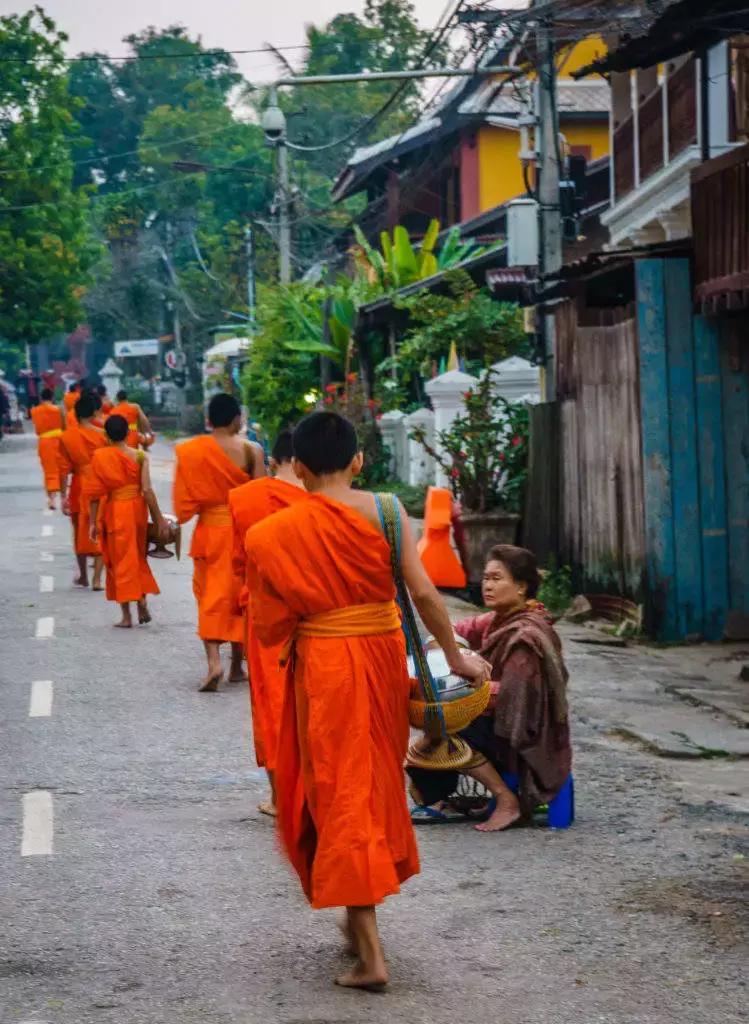 东南亚冷门大巴价格,中国哪个市到泰国最便宜