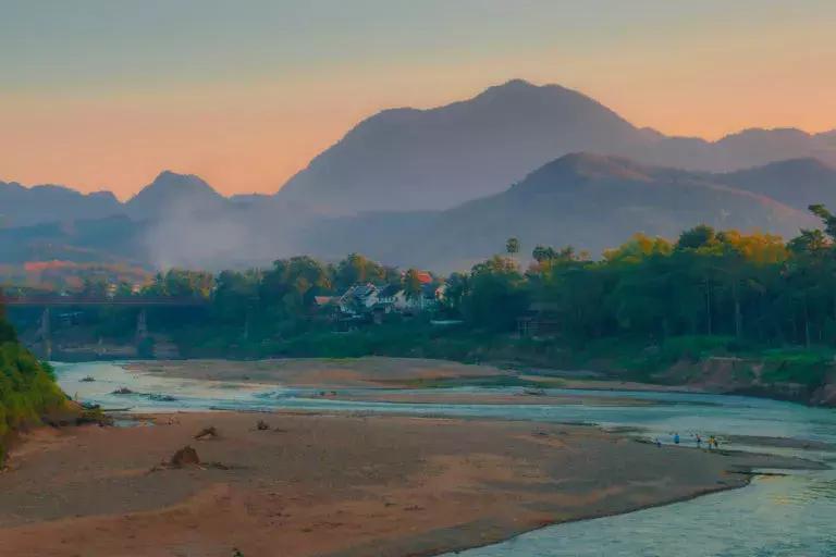 东南亚冷门大巴价格,中国哪个市到泰国最便宜