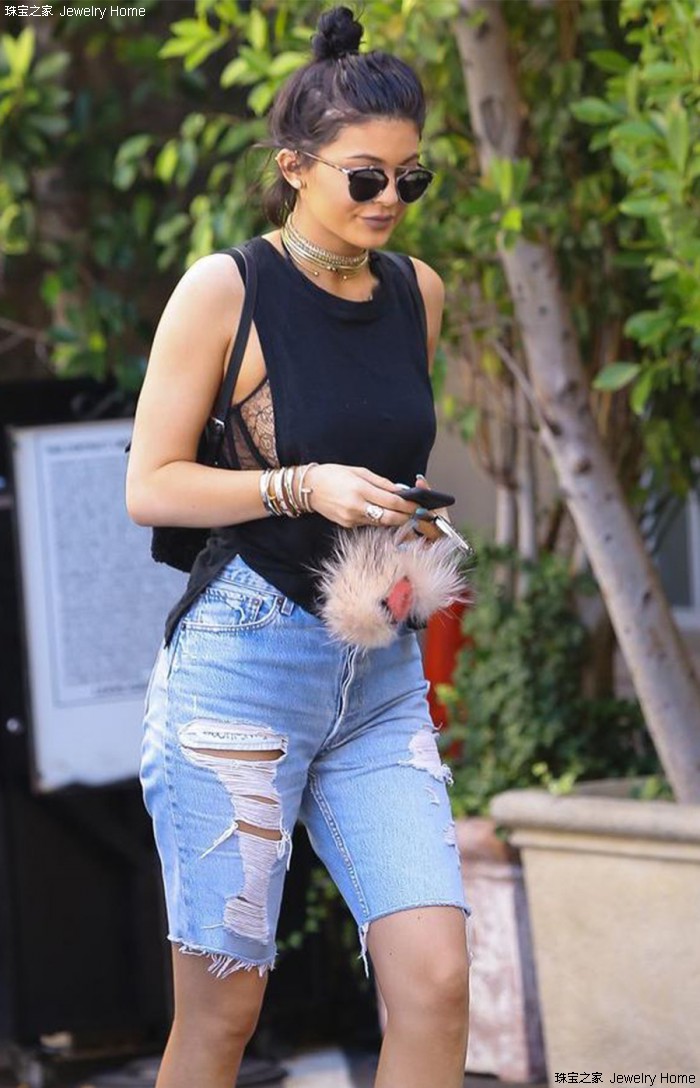 年轻亿万富翁金小妹,22岁金小妹全球最年轻的照片