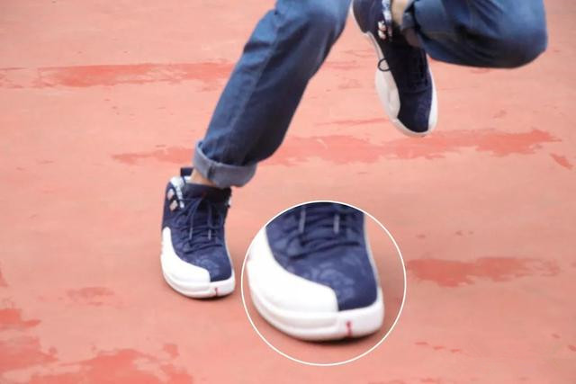 最近很火的airjordan1,airjordan12最新复刻颜色