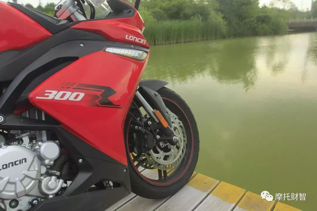 最新款隆鑫无极300rr,无极300rr19款和20款有什么区别吗