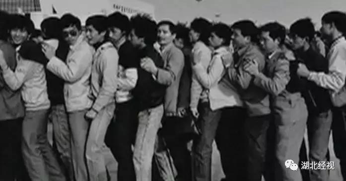 回忆四十年代买黑白电视机,40年前买电视机