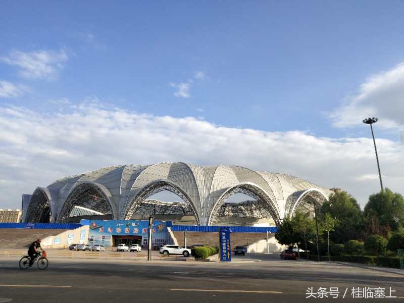 银川人看贺兰山,银川览山公园现在几点能看到日出