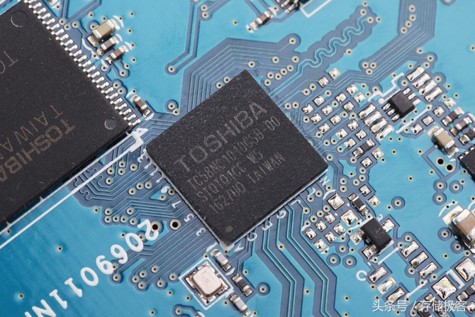 别当宝贝供着了！你待固态硬盘太过温柔，可能会让它死的更快