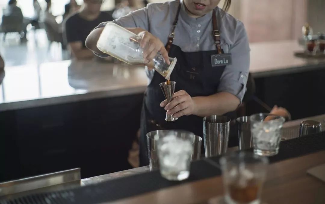 what？！星巴克可以点外卖了？网友：我们就是喜欢在店里拍照啊……