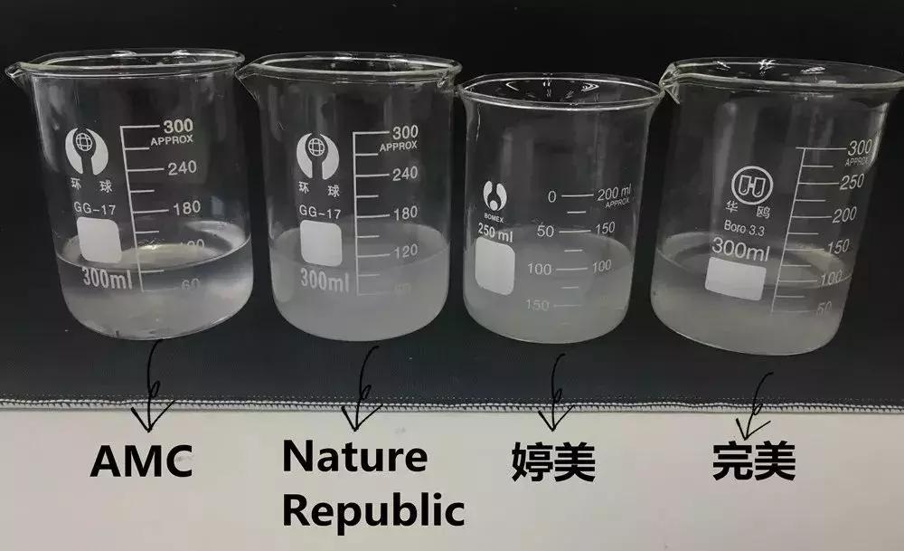 人手一罐的自然乐园芦荟胶，我很怀疑里面到底有没有芦荟！