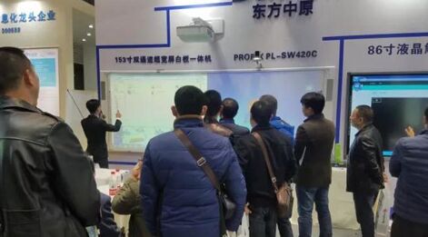 激光投影对比投影机,激光投影与液晶电视相比哪个好