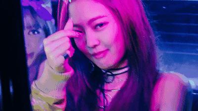 散粉或者粉饼无粉感,蜜粉散粉粉饼区别在哪