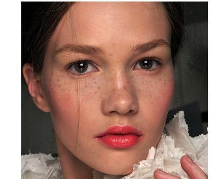 白芨美白祛斑用法,白芷白术白芨这三样怎样祛斑