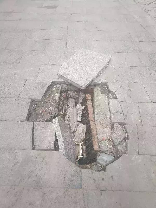 奇葩一个小区两个门禁,奇葩的小区