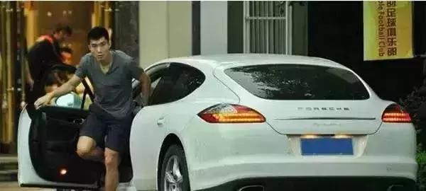中国男足都开什么车,中国足球运动员都开什么车