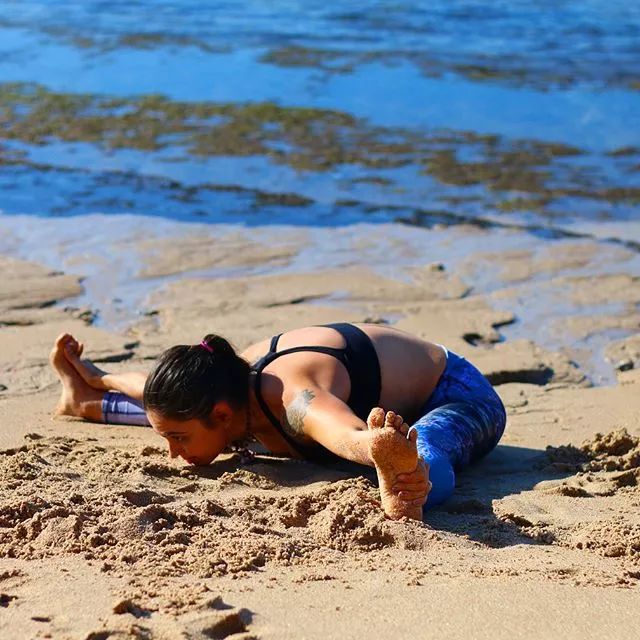 拉伸腰背及韧带的锻炼方法,后侧的韧带太僵硬