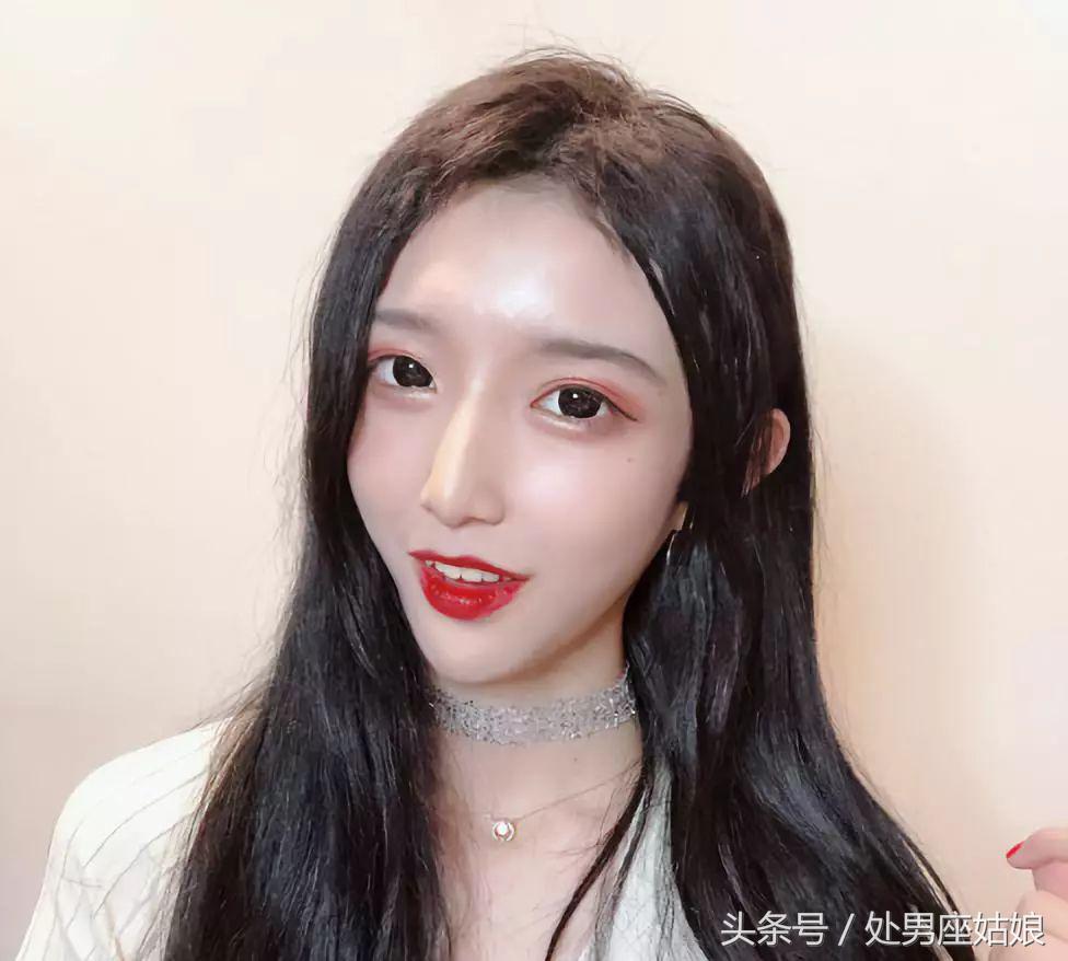 14岁留长发穿女装美过所有女同学……第一批00后已经伪娘了！
