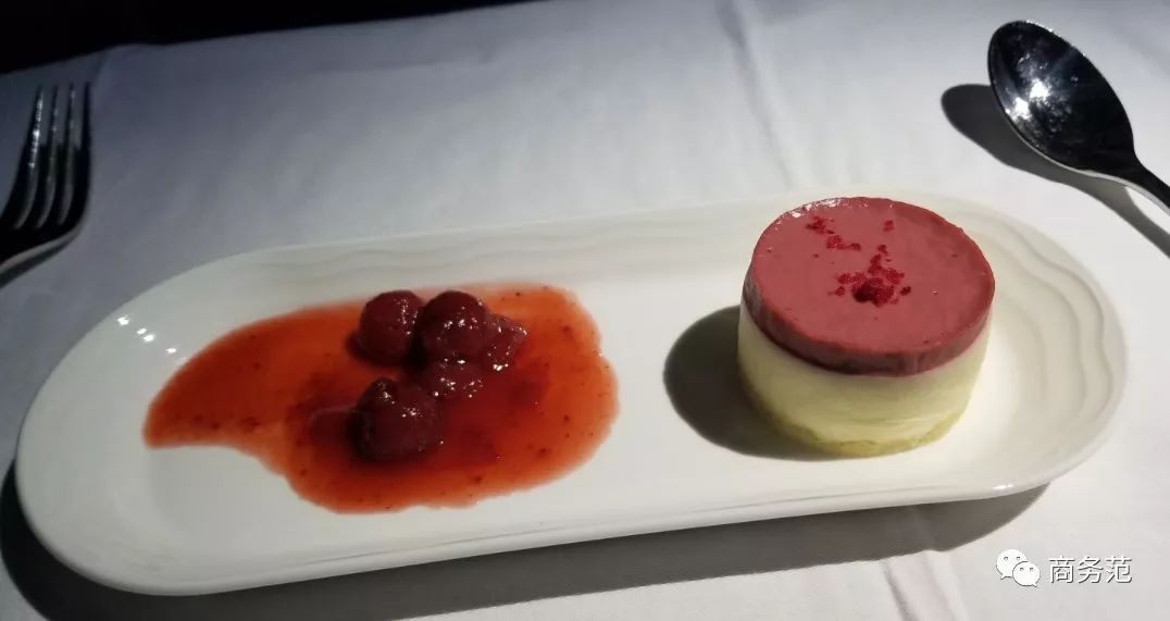 阿联酋航空豪华经济舱体验,阿联酋航空奢华