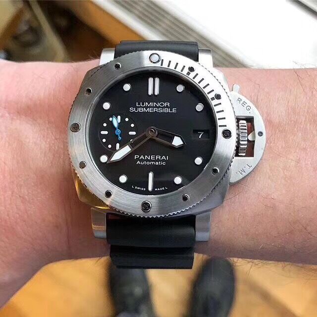 外媒联合专家潜入最大奢品地下工厂！查获大批Rolex！疯狂报道