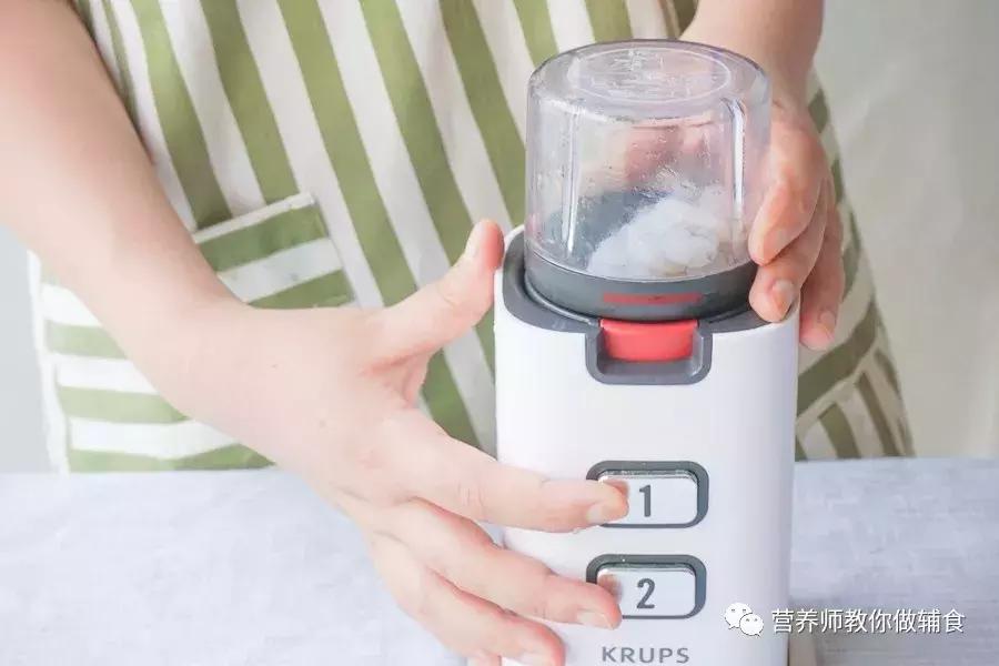 宝宝辅食对说话的影响,宝宝说话晚需要补什么维生素