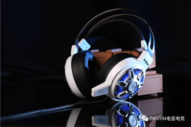 选对一款好的耳机有多重要,选耳机吃鸡