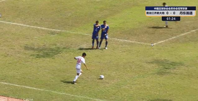 业余足球赛如火如荼,业余联赛点球大战罚丢点球