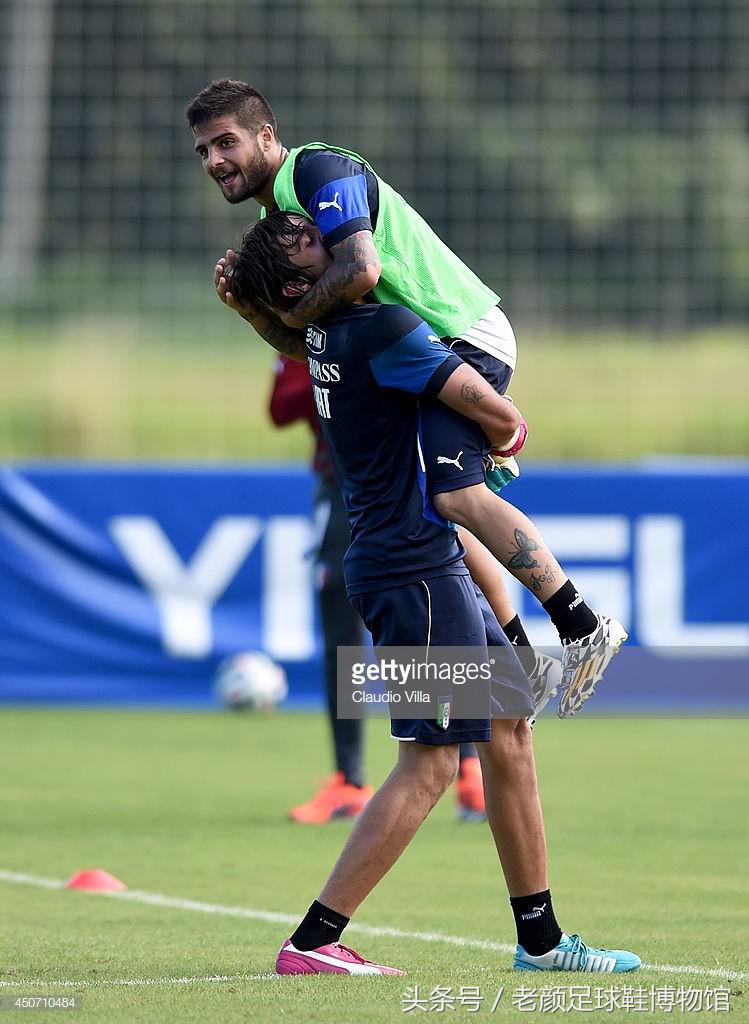 世界杯鸳鸯足球鞋,世界杯彪马鸳鸯足球鞋绿橙