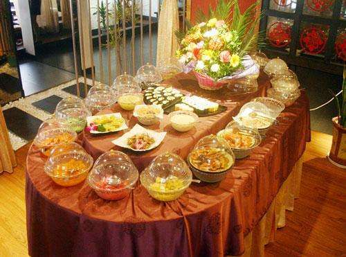 吃自助餐到底要不要吃到扶墙走呢,你吃自助餐最丢人的经历