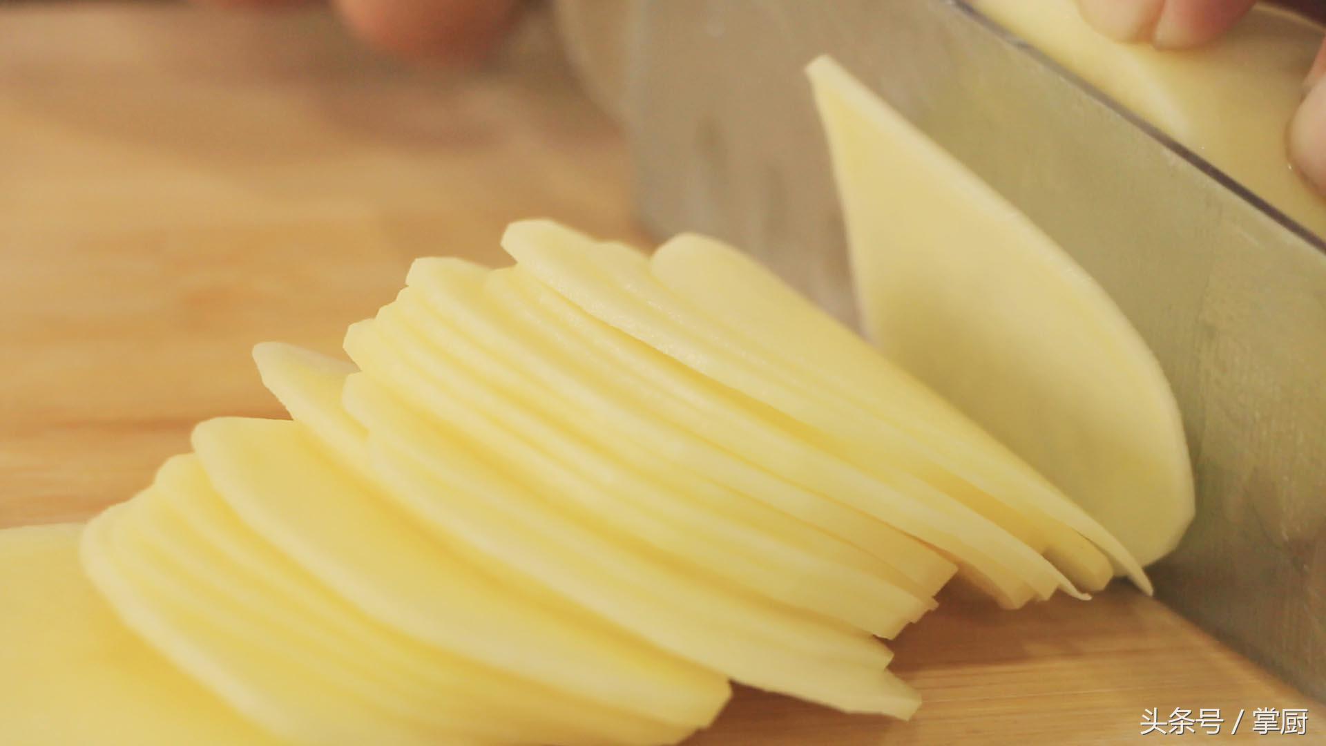 自制烤薯片的详细做法,自制烤薯片的最简单家常做法