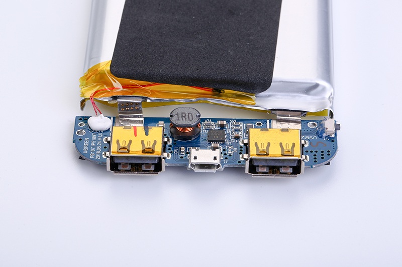 买移动电源哪一款好一点,户外自驾游移动电源选购指南