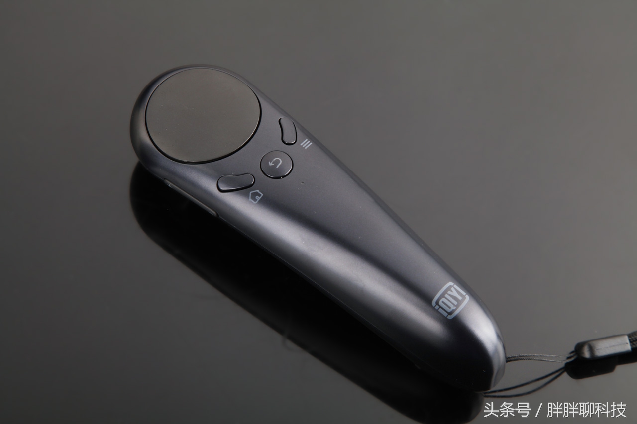 致未来的我们：爱奇艺奇遇IIVR一体机体验，真正的影院般体验！