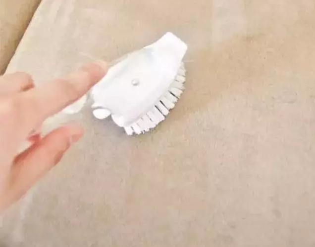 沙发脏了不能拆没有吸尘器怎么洗,沙发特别脏没法拆怎么清洗