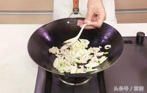 东北葱爆牛肉的正确做法,老东北美食葱爆肉片