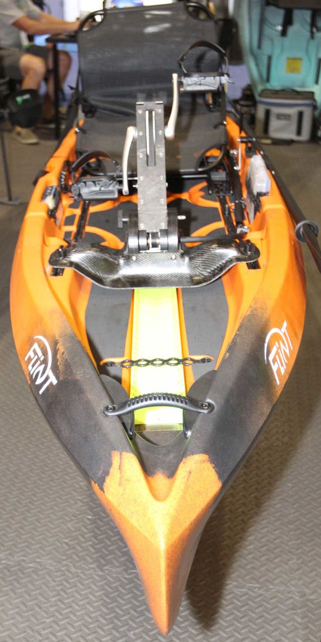 不要再愁着买车了，买艘最新的皮划艇去自由钓鱼