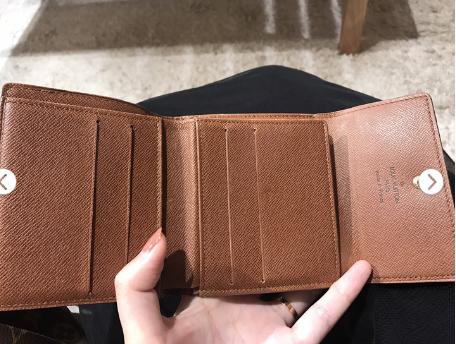 怪不得都爱来福冈，这里中古店太好逛了吧，捡漏LV钱包300元！