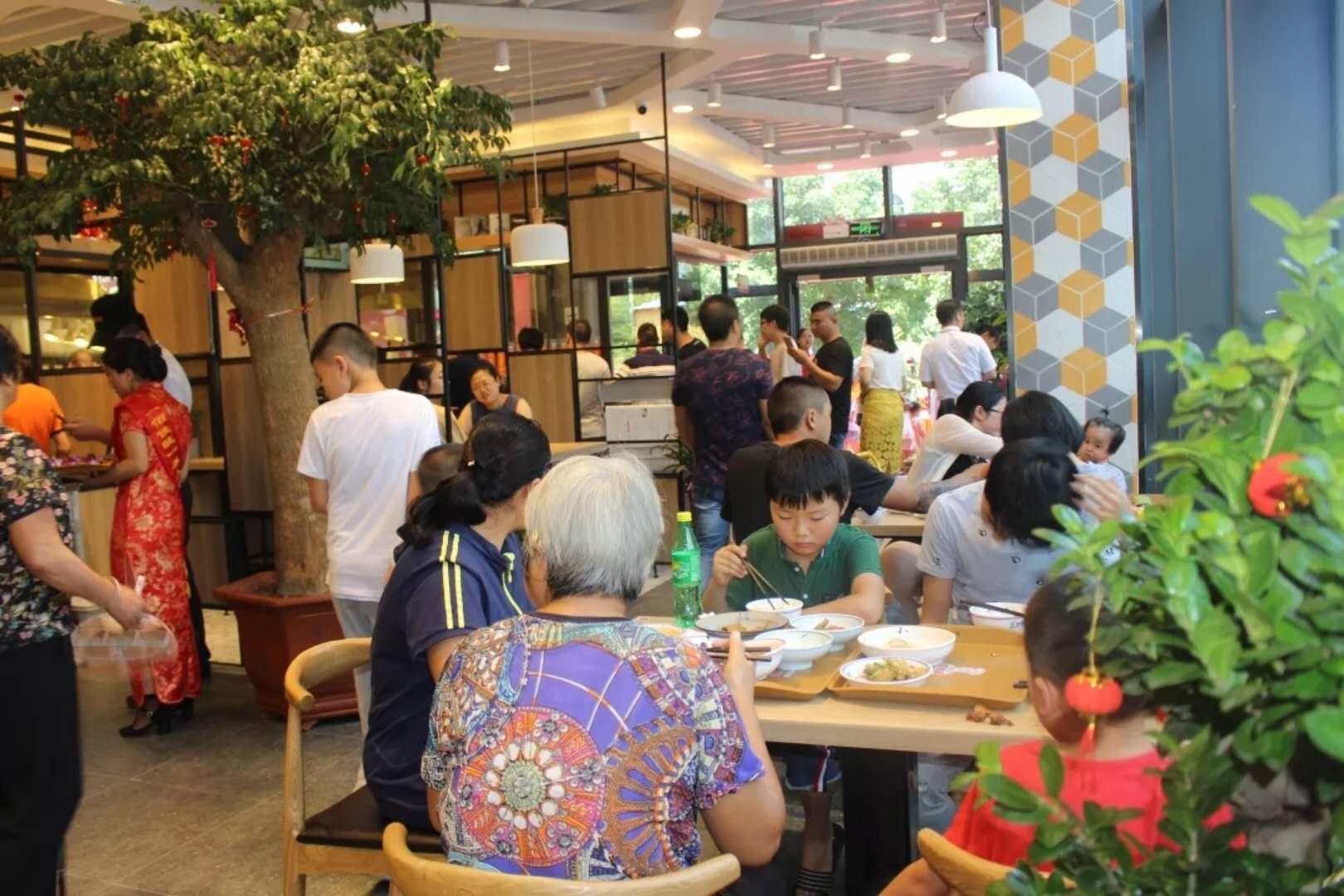 中式快餐加盟哪家最好啊,山东省中式快餐加盟店