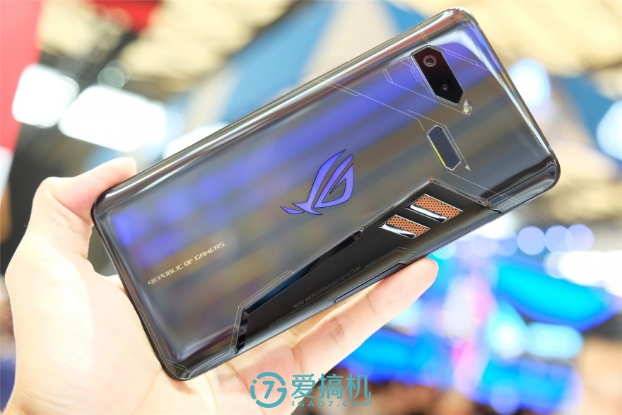 真正的游戏手机rog,华硕rog游戏手机2电竞装甲版开箱