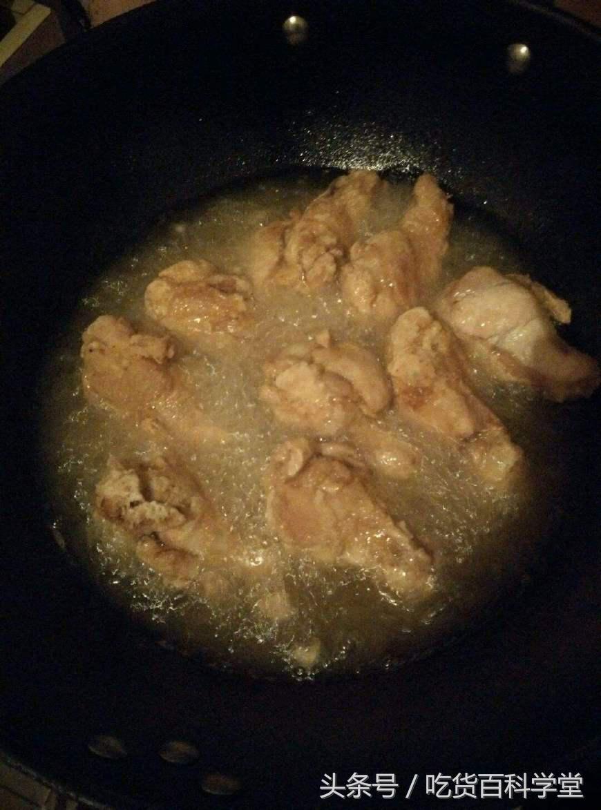 肯德基员工偷吃鸡米花,肯德基员工炸鸡腿